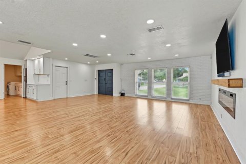 Villa ou maison à vendre à Pinellas Park, Floride: 3 chambres, 223.99 m2 № 2342446 - photo 9