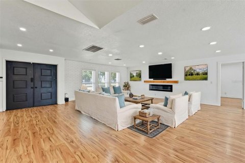 Villa ou maison à vendre à Pinellas Park, Floride: 3 chambres, 223.99 m2 № 2342446 - photo 7