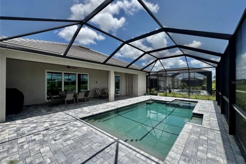 House in Lakewood Ranch, Florida 3 bedrooms, 176.51 sq.m. № 2195975 - photo 12