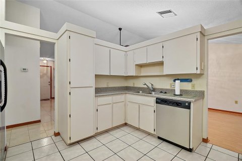 Casa en venta en Eustis, Florida, 3 dormitorios, 164.81 m2 № 1760330 - foto 13
