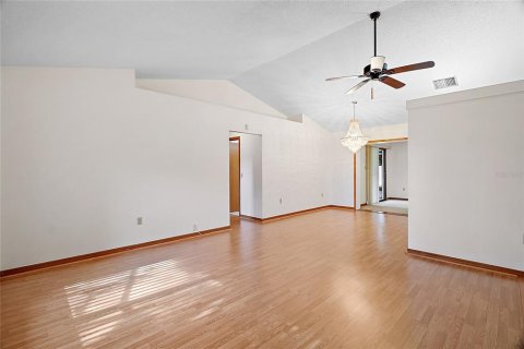 Casa en venta en Eustis, Florida, 3 dormitorios, 164.81 m2 № 1760330 - foto 7