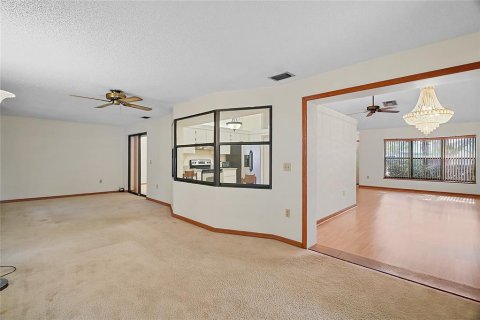 Casa en venta en Eustis, Florida, 3 dormitorios, 164.81 m2 № 1760330 - foto 14