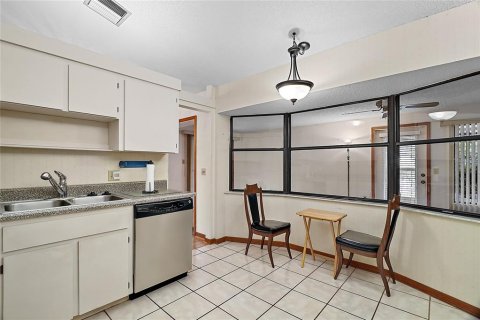 Casa en venta en Eustis, Florida, 3 dormitorios, 164.81 m2 № 1760330 - foto 12
