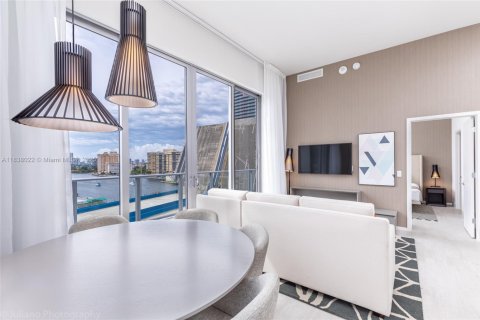 Condo in Hollywood, Florida, 2 bedrooms  № 1943160 - photo 3