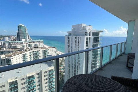 Condo in Hollywood, Florida, 2 bedrooms  № 1819951 - photo 3