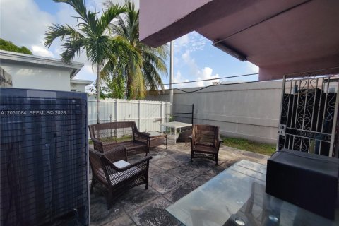 Casa en venta en Miami, Florida, 2 dormitorios, 96.62 m2 № 2192532 - foto 16