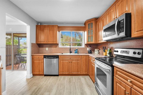 Touwnhouse à vendre à Deerfield Beach, Floride: 2 chambres, 120.77 m2 № 2025876 - photo 11