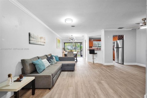 Touwnhouse à vendre à Deerfield Beach, Floride: 2 chambres, 120.77 m2 № 2025876 - photo 4