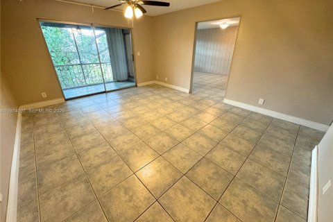 Condominio en venta en Plantation, Florida, 3 dormitorios, 126.16 m2 № 2036383 - foto 2