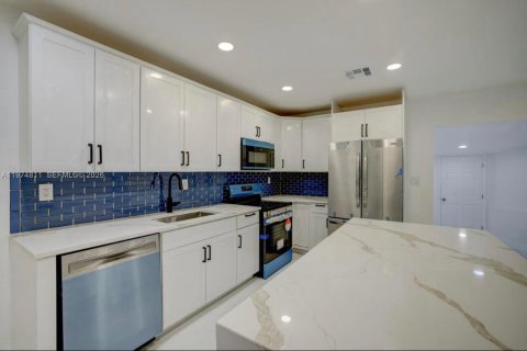 House in Fort Lauderdale, Florida 4 bedrooms, 221.76 sq.m. № 2036112