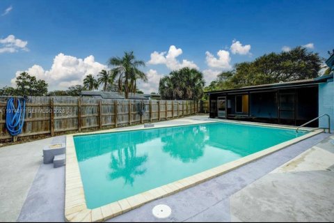 House in Fort Lauderdale, Florida 4 bedrooms, 221.76 sq.m. № 2036112 - photo 12