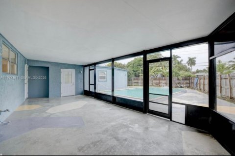 House in Fort Lauderdale, Florida 4 bedrooms, 221.76 sq.m. № 2036112 - photo 10