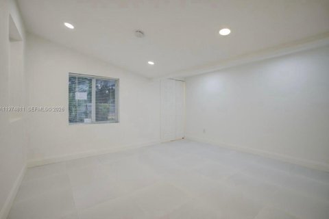 House in Fort Lauderdale, Florida 4 bedrooms, 221.76 sq.m. № 2036112 - photo 6