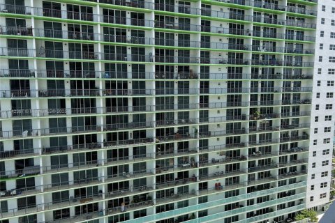 Condominio en alquiler en Miami, Florida, 1 dormitorio, 73.49 m2 № 1836694 - foto 17