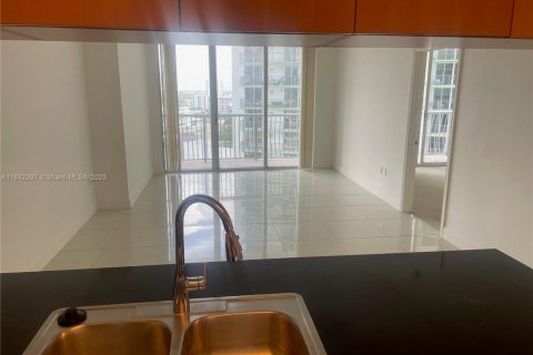Condominio en alquiler en Miami, Florida, 1 dormitorio, 73.49 m2 № 1836694 - foto 8