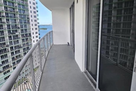 Condominio en alquiler en Miami, Florida, 1 dormitorio, 73.49 m2 № 1836694 - foto 27