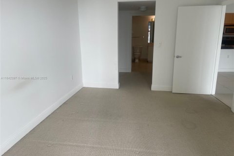 Condominio en alquiler en Miami, Florida, 1 dormitorio, 73.49 m2 № 1836694 - foto 9