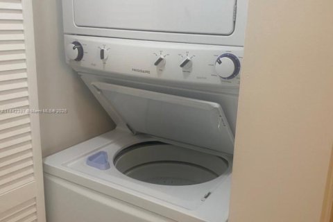 Снять в аренду кондоминиум в Майами, Флорида 1 спальня, 73.49м2, № 1836694 - фото 29