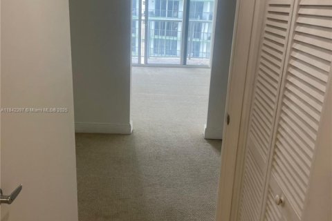 Condominio en alquiler en Miami, Florida, 1 dormitorio, 73.49 m2 № 1836694 - foto 13