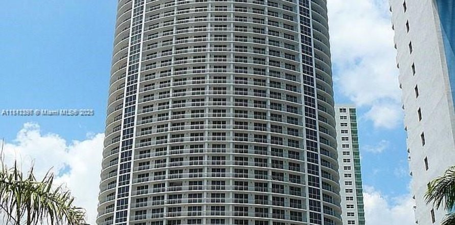 Condominio en Miami, Florida, 1 dormitorio № 1836694