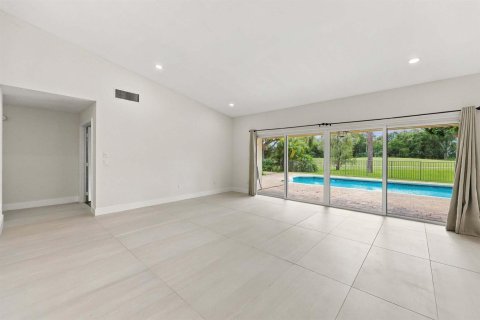 Villa ou maison à vendre à Boca Raton, Floride: 3 chambres, 227.33 m2 № 2439395 - photo 10