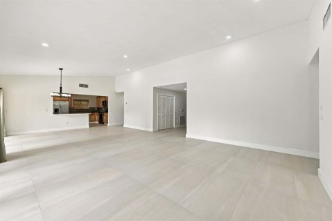 Villa ou maison à vendre à Boca Raton, Floride: 3 chambres, 227.33 m2 № 2439395 - photo 12
