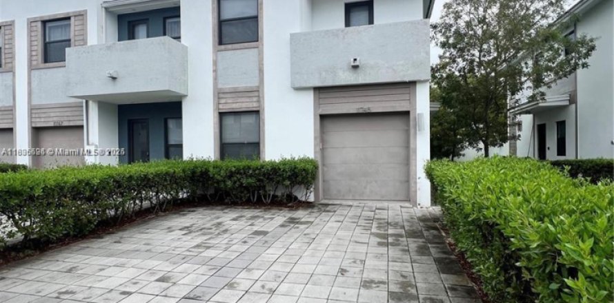 Touwnhouse à Miami, Floride 4 chambres, 164.81 m2 № 1819744
