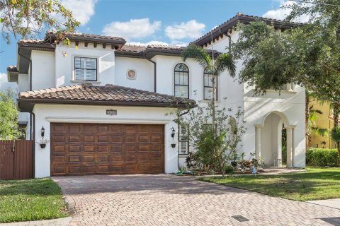 House in Tampa, Florida 4 bedrooms, 311.22 sq.m. № 1745560 - photo 2