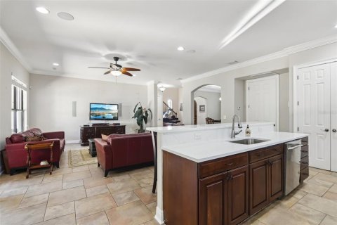 House in Tampa, Florida 4 bedrooms, 311.22 sq.m. № 1745560 - photo 14