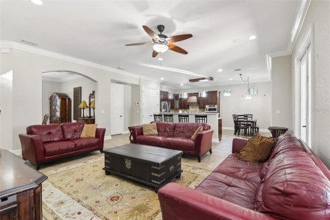 House in Tampa, Florida 4 bedrooms, 311.22 sq.m. № 1745560 - photo 9