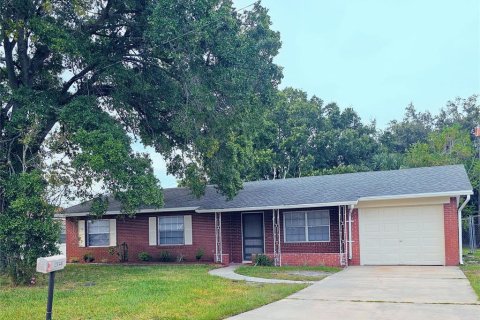 House in Kissimmee, Florida 3 bedrooms, 112.23 sq.m. № 2405446