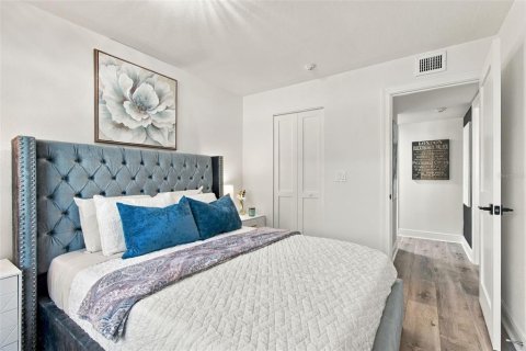 Condo in Palm Harbor, Florida, 2 bedrooms  № 2394255 - photo 18