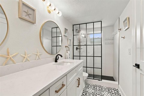 Condo in Palm Harbor, Florida, 2 bedrooms  № 2394255 - photo 29