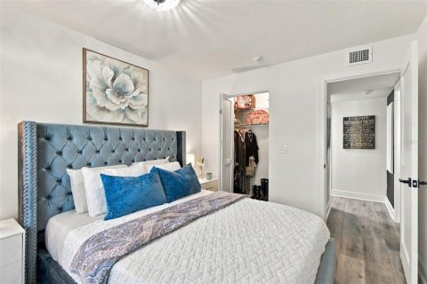 Condo in Palm Harbor, Florida, 2 bedrooms  № 2394255 - photo 19