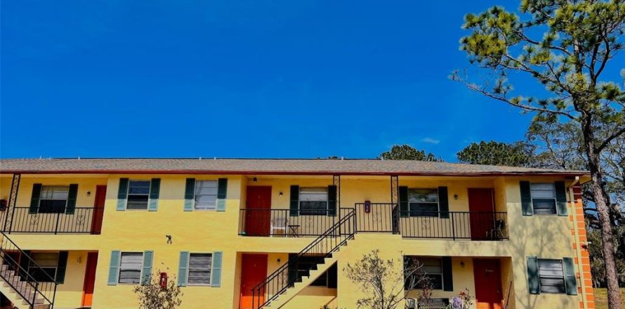Appartement à Titusville, Floride 2 chambres, 76.18 m2 № 2101065