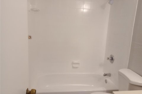 Appartement à louer à Titusville, Floride: 2 chambres, 76.18 m2 № 2101065 - photo 13