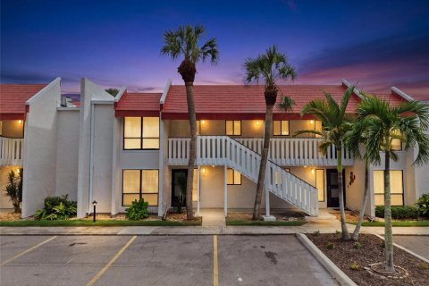 Condo in Bradenton Beach, Florida, 2 bedrooms  № 2359343