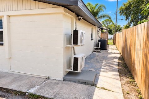 Villa ou maison à vendre à Tampa, Floride: 6 chambres, 214.05 m2 № 2416528 - photo 29
