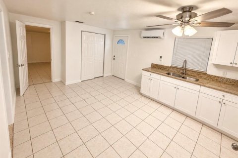 Villa ou maison à vendre à Tampa, Floride: 6 chambres, 214.05 m2 № 2416528 - photo 19