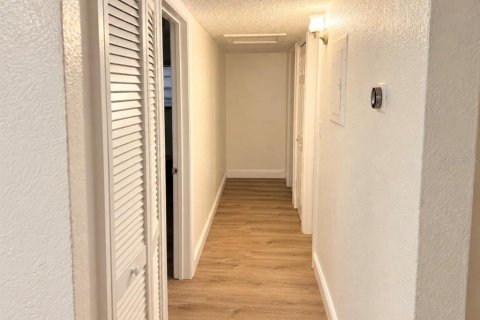 Villa ou maison à vendre à Tampa, Floride: 6 chambres, 214.05 m2 № 2416528 - photo 9