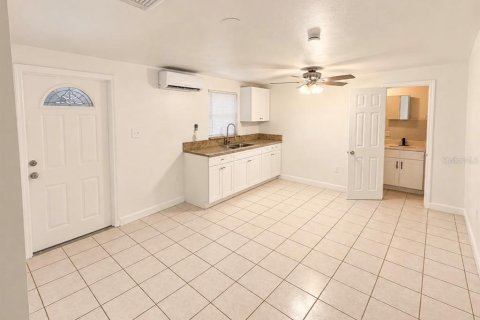 Villa ou maison à vendre à Tampa, Floride: 6 chambres, 214.05 m2 № 2416528 - photo 17