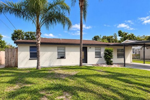 Villa ou maison à vendre à Tampa, Floride: 6 chambres, 214.05 m2 № 2416528 - photo 2