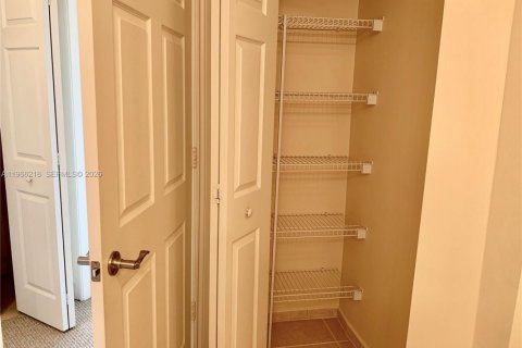 Condominio en alquiler en Aventura, Florida, 2 dormitorios, 107.4 m2 № 2028081 - foto 8