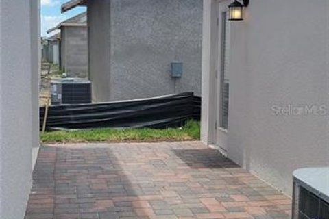 Villa ou maison à louer à Kissimmee, Floride: 4 chambres, 189.89 m2 № 2116215 - photo 13