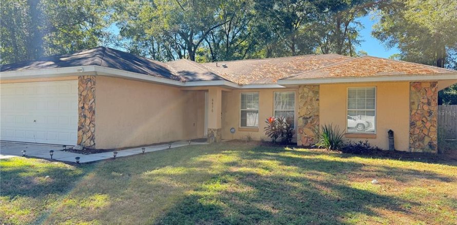 House in Ocala, Florida 3 bedrooms, 124.58 sq.m. № 2104325