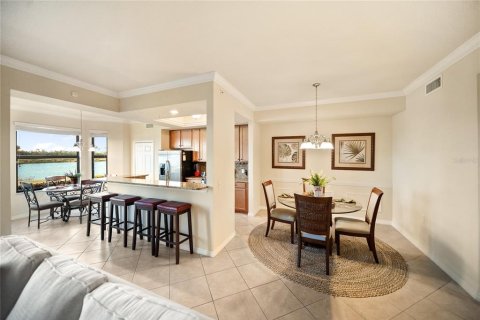 Condo in Bradenton, Florida, 2 bedrooms  № 1869516 - photo 24