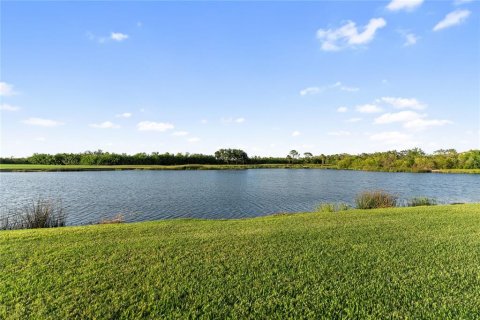 Condo in Bradenton, Florida, 2 bedrooms  № 1869516 - photo 9