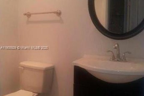 Condominio en venta en Coconut Creek, Florida, 1 dormitorio, 74.14 m2 № 1963567 - foto 11