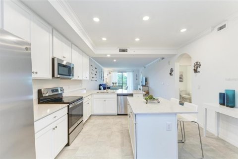Condo in Bradenton, Florida, 2 bedrooms  № 2214084 - photo 17