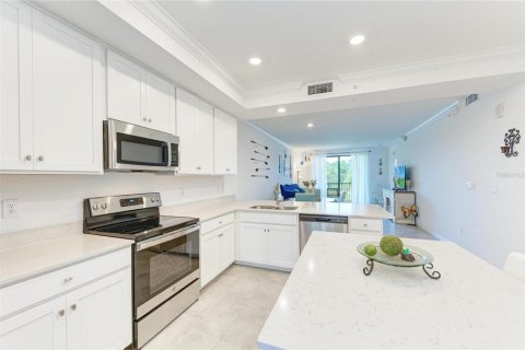 Condo in Bradenton, Florida, 2 bedrooms  № 2214084 - photo 18